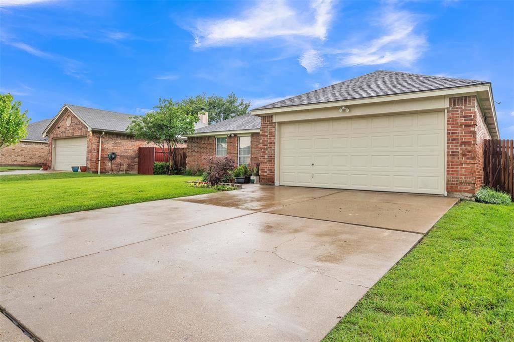973 Mesa Vista Drive, Crowley, TX 76036