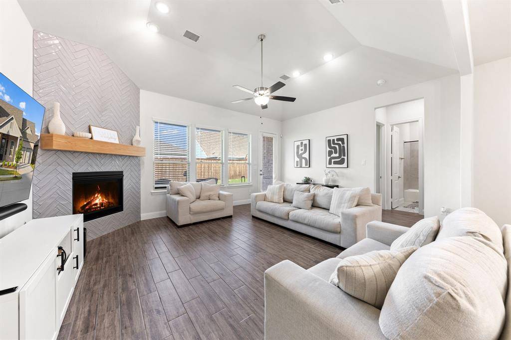 8808 Royal Star Road, Rowlett, TX 75089