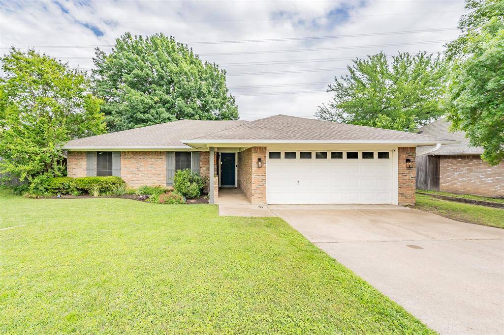 2507 Smouldering Wood Drive, Arlington, TX 76016