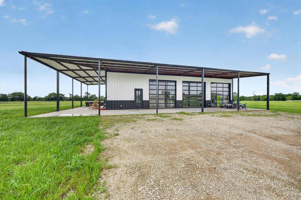 9082 Wolfe Run, Ponder, TX 76259