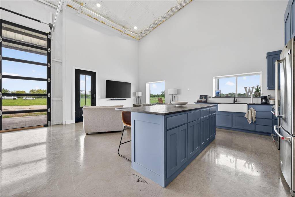 9082 Wolfe Run, Ponder, TX 76259