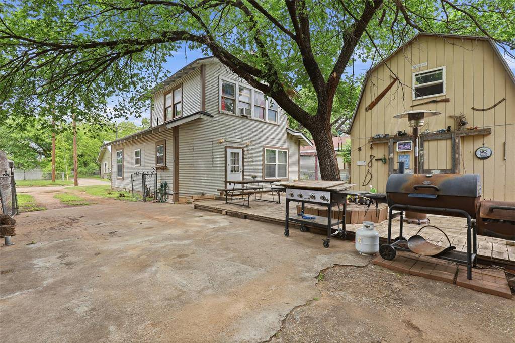 106 May Avenue, Cleburne, TX 76031