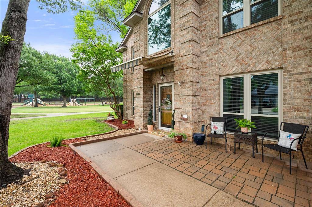 1817 Altacrest Drive, Grapevine, TX 76051