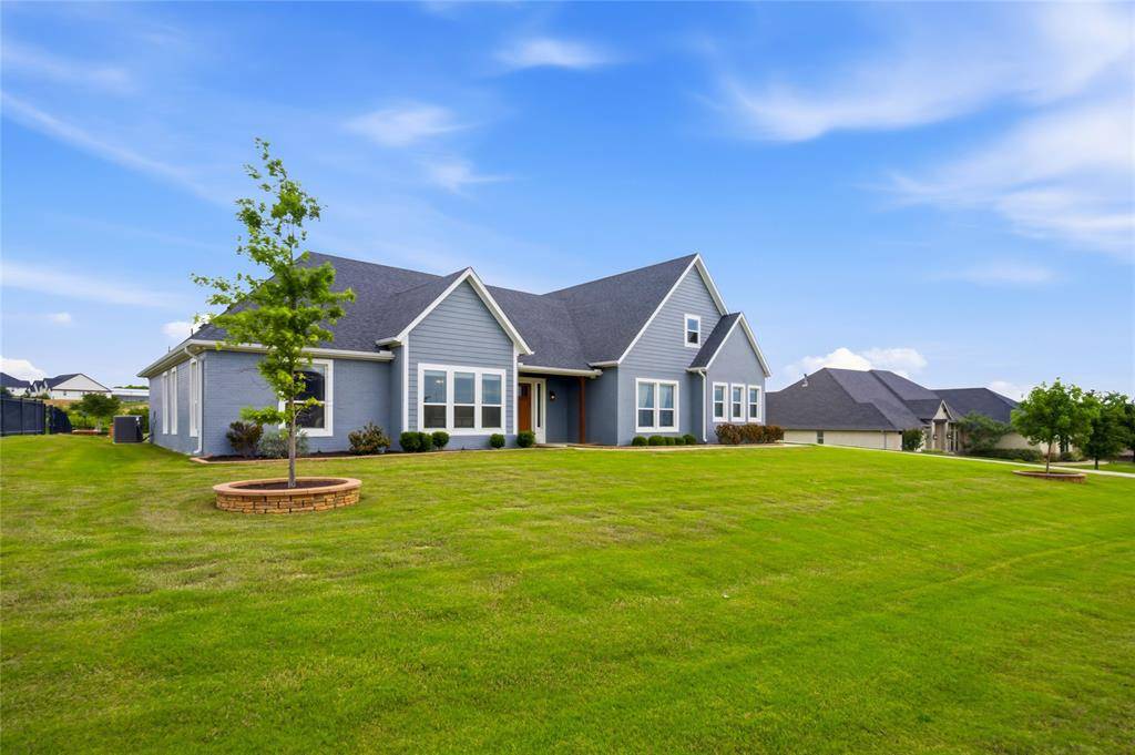 12701 Bella Strada Drive, Fort Worth, TX 76126