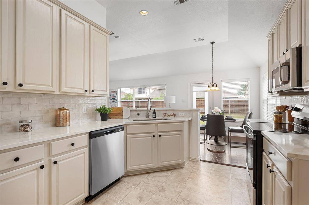 2845 Evening Mist Drive, Little Elm, TX 75068