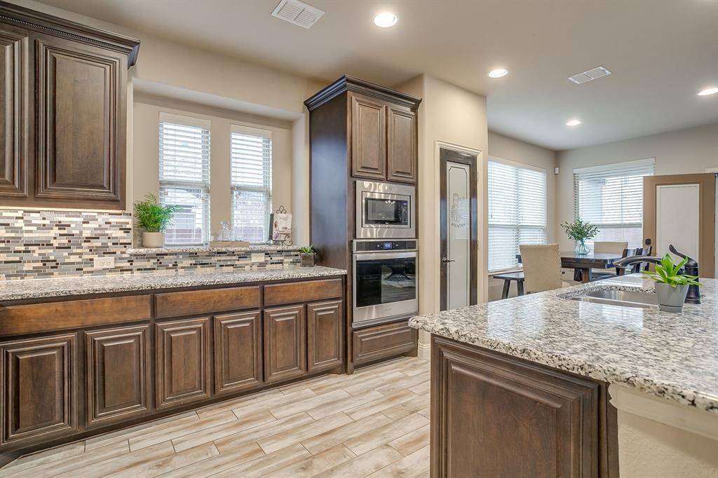 404 Ben Street, Crowley, TX 76036