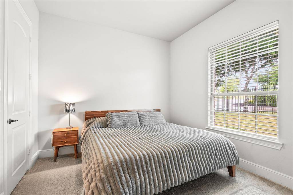 1001 Hilltop Drive, Lavon, TX 75166