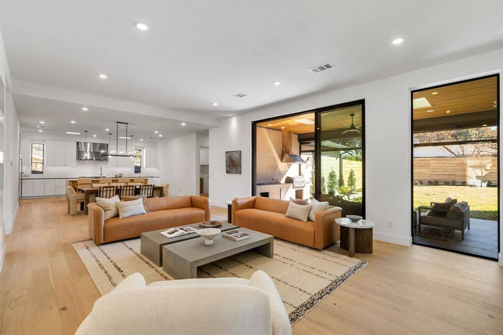 3832 Blue Trace Lane, Farmers Branch, TX 75244