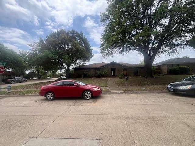 2700 Leameadow Drive, Plano, TX 75075