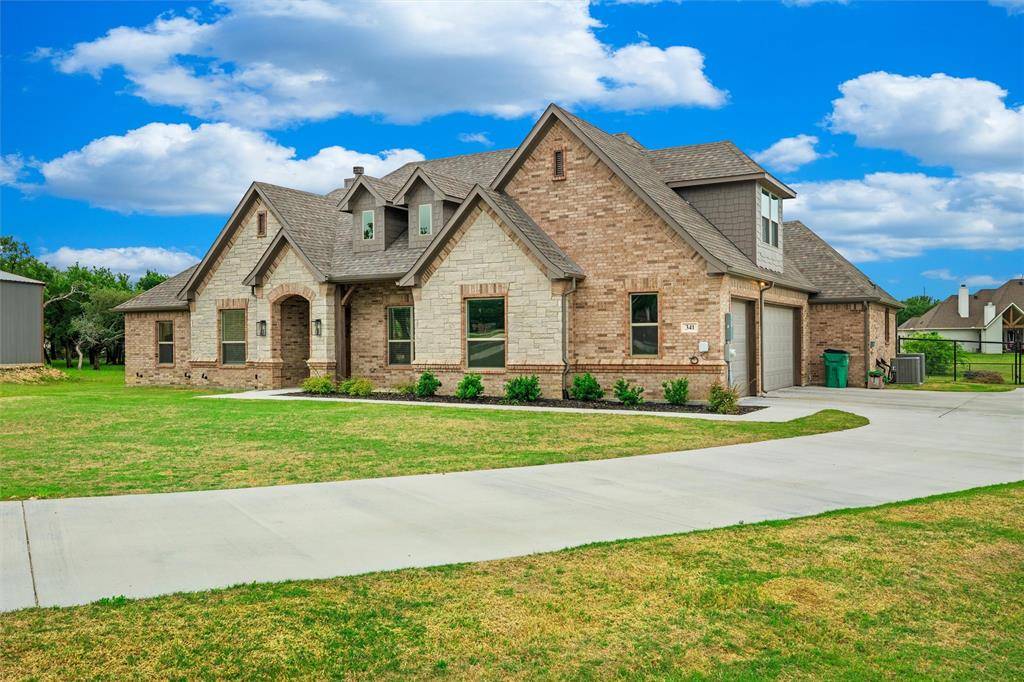 341 Oak Meadow Lane, Weatherford, TX 76085