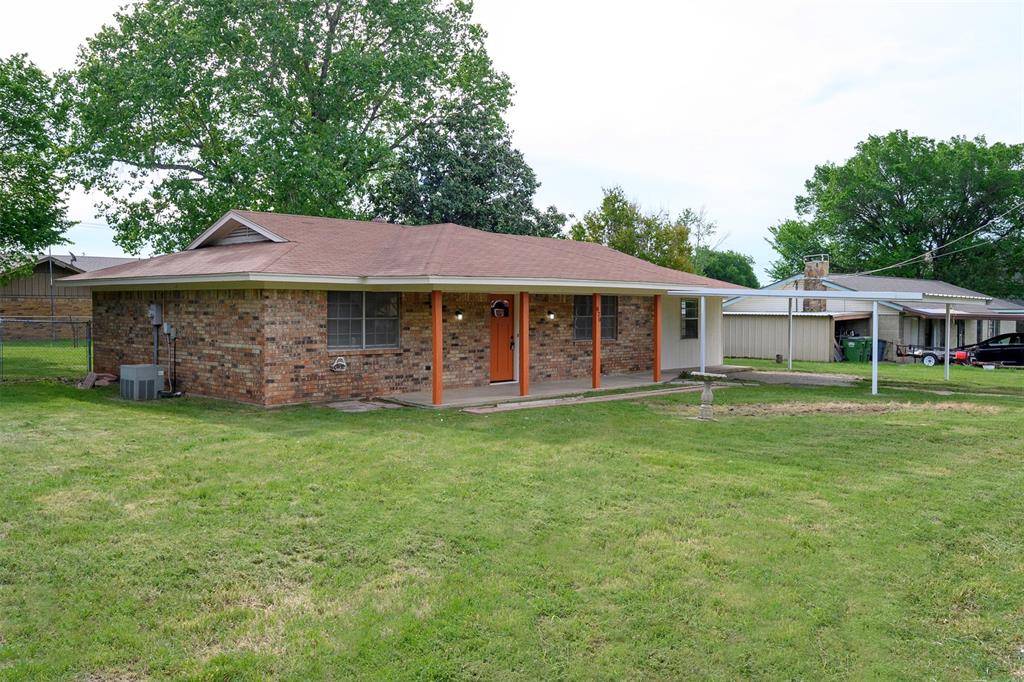 820 N Avenue A, Springtown, TX 76082