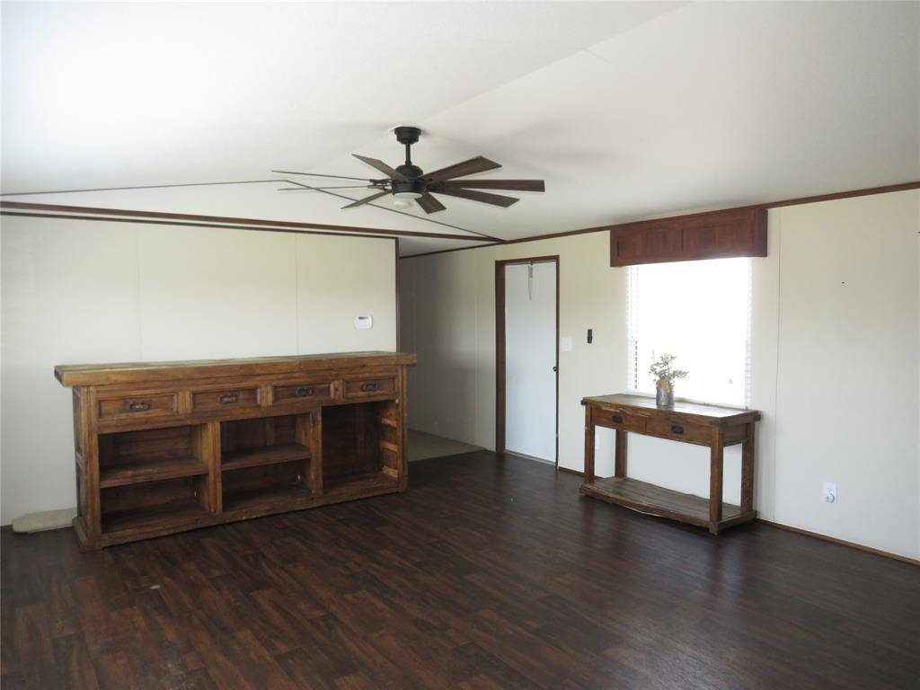 2191 Crockett Street, Sanger, TX 76266