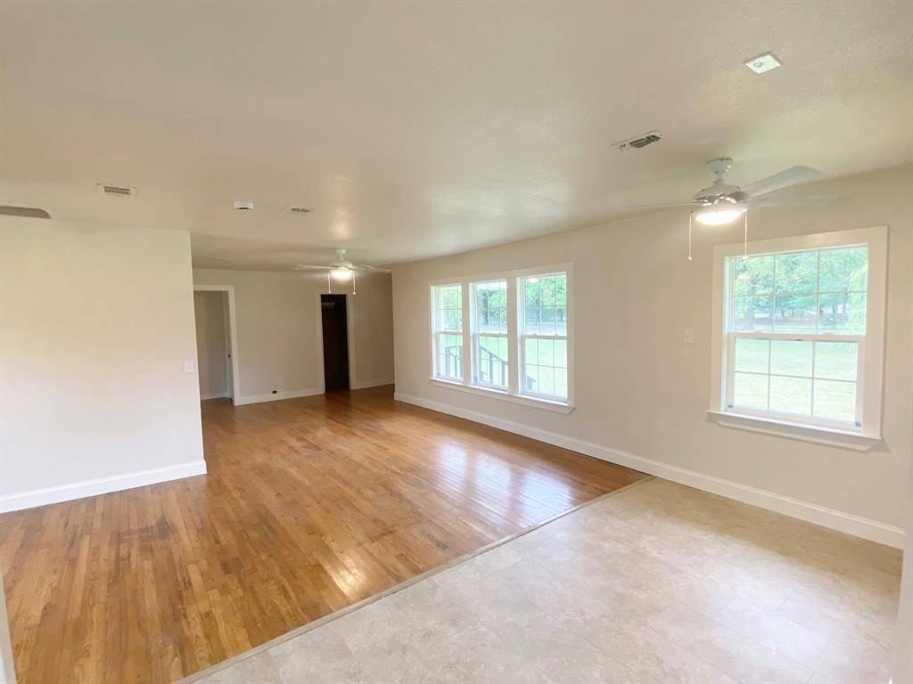 101 County Road 1475, Mount Pleasant, TX 75455