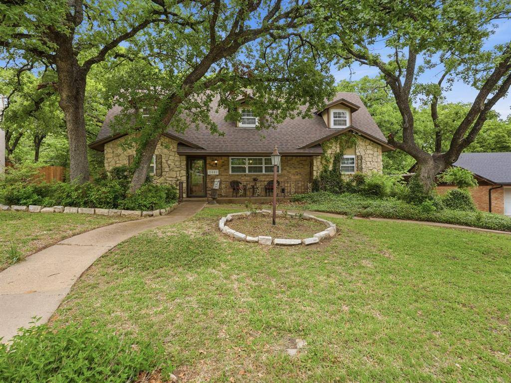 2801 Oak Cliff Lane, Arlington, TX 76012