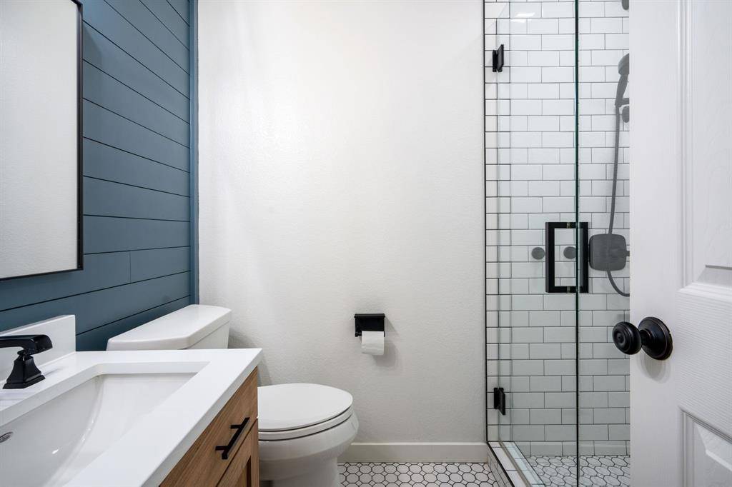 245 Bent Creek Drive, Waxahachie, TX 75165