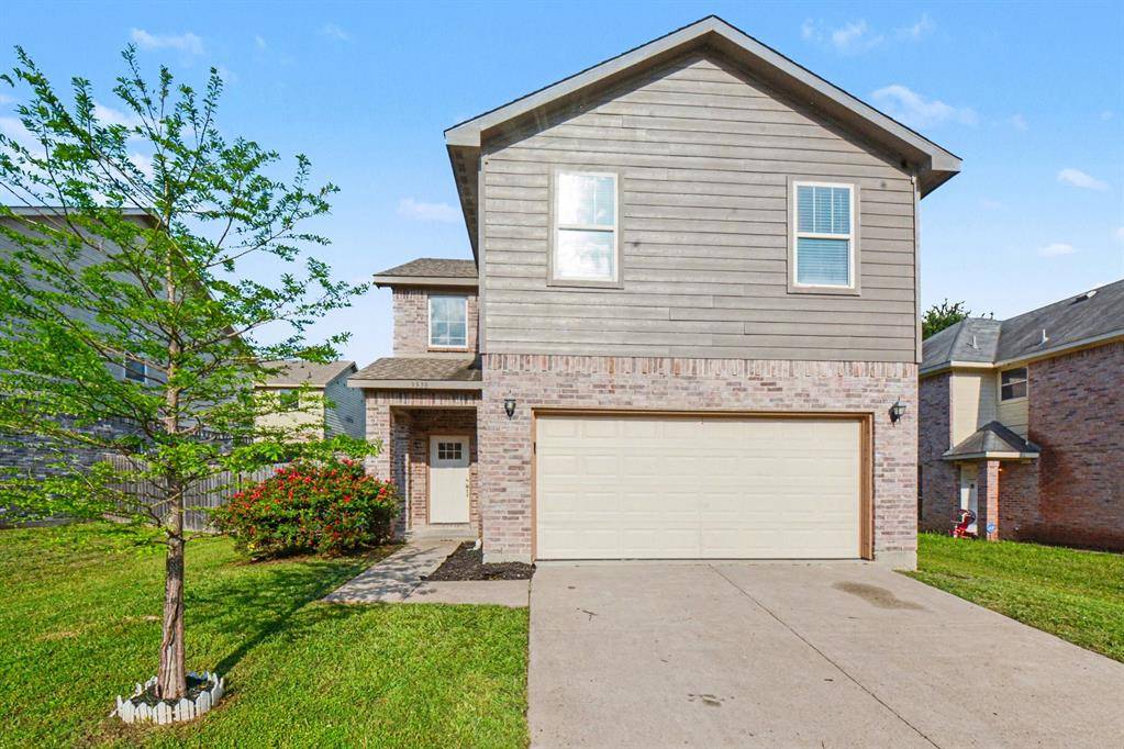 3538 Apple Valley Way, Dallas, TX 75227