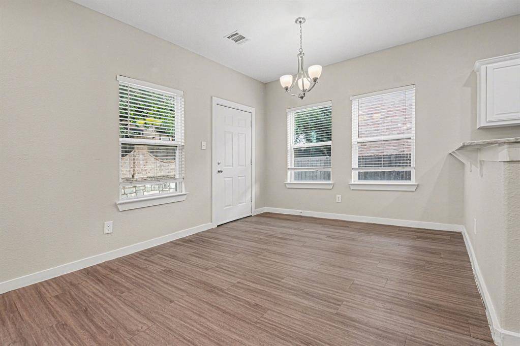 3538 Apple Valley Way, Dallas, TX 75227