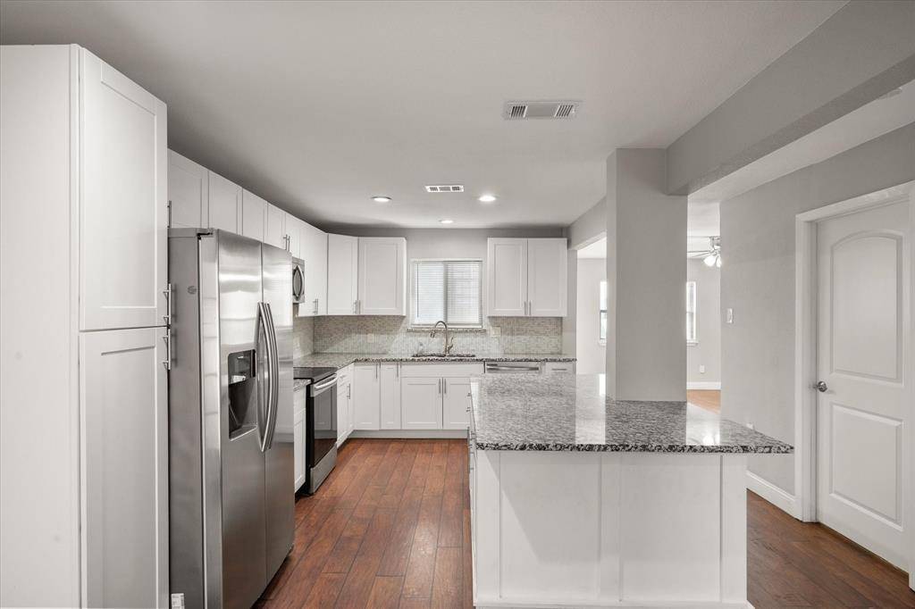 207 E Harwood Road #10, Euless, TX 76039