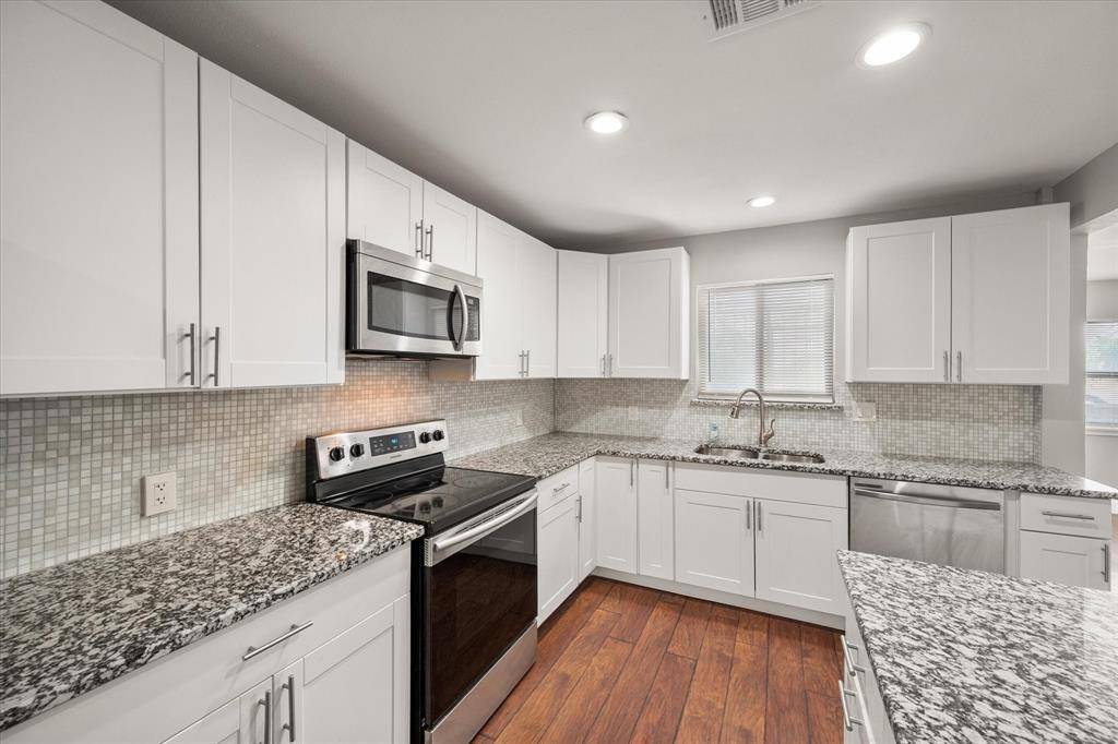 207 E Harwood Road #10, Euless, TX 76039