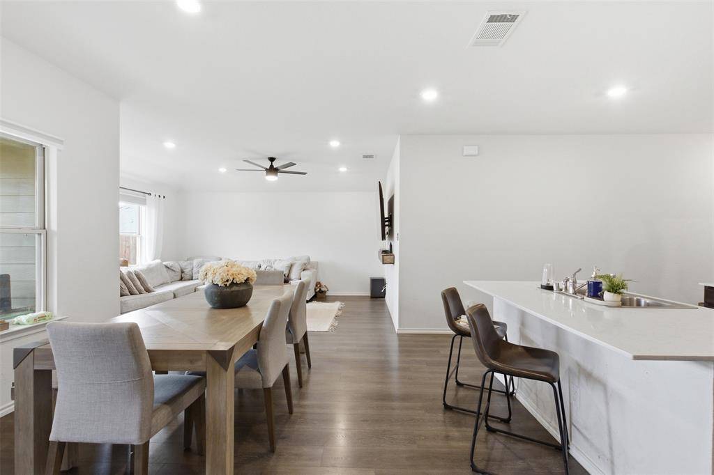 1200 Canterbury Lane, Ennis, TX 75119