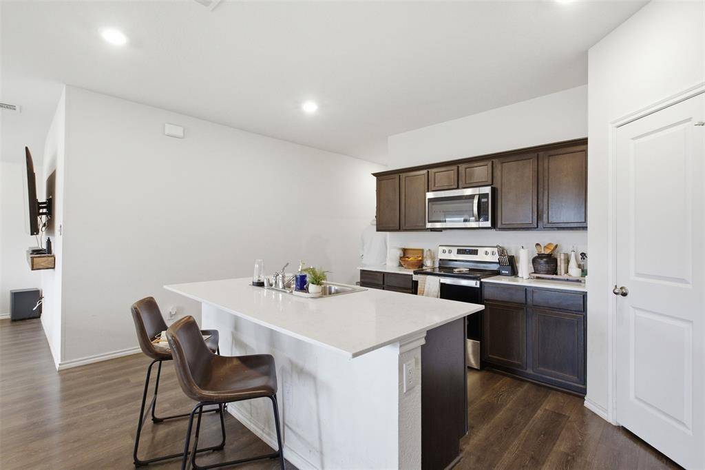 1200 Canterbury Lane, Ennis, TX 75119