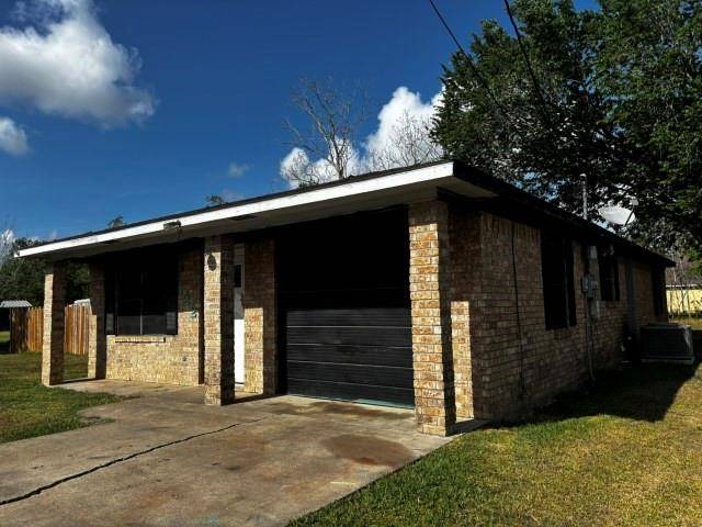 122 Rosa Street, Edna, TX 77957