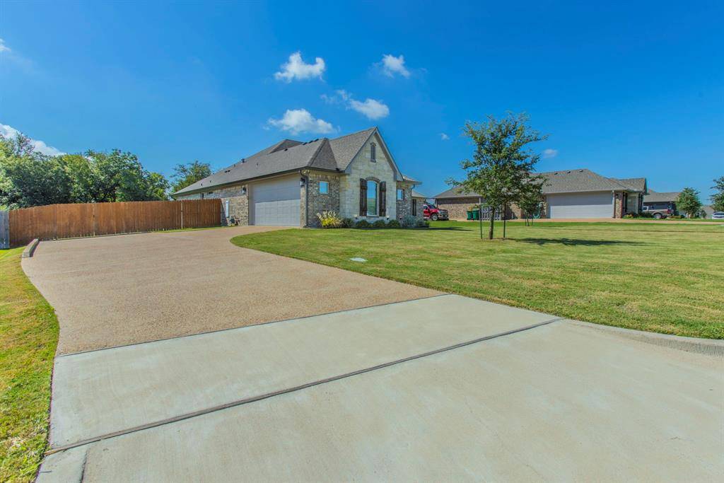 233 Fox Run Lane, Robinson, TX 76706