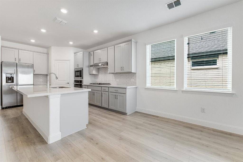 1421 Mustang Canyon Drive, Fort Worth, TX 76052