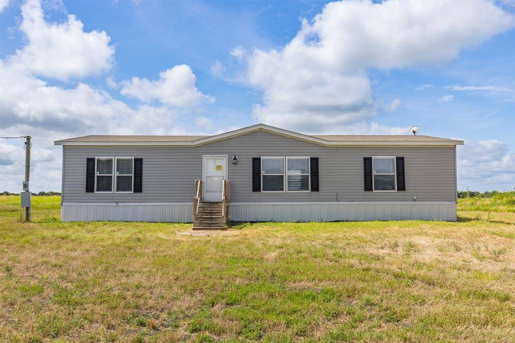 3828 Farm Road 272, Celeste, TX 75423