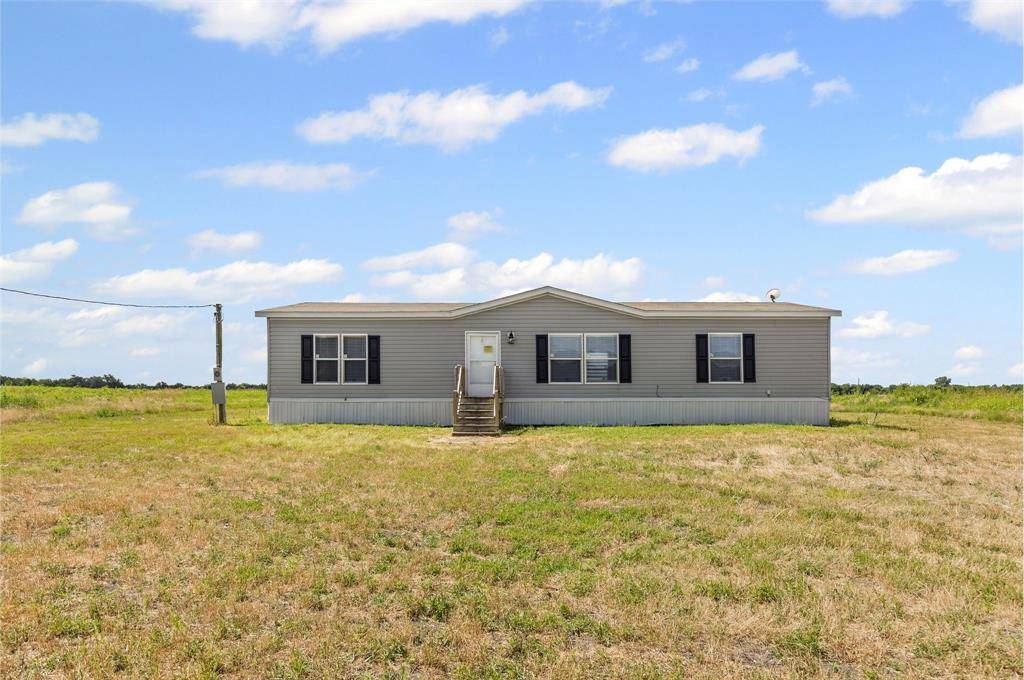 3828 Farm Road 272, Celeste, TX 75423