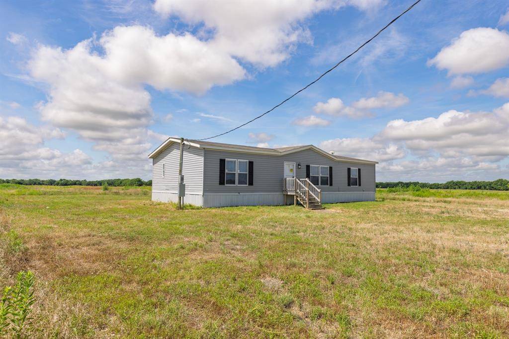 3828 Farm Road 272, Celeste, TX 75423
