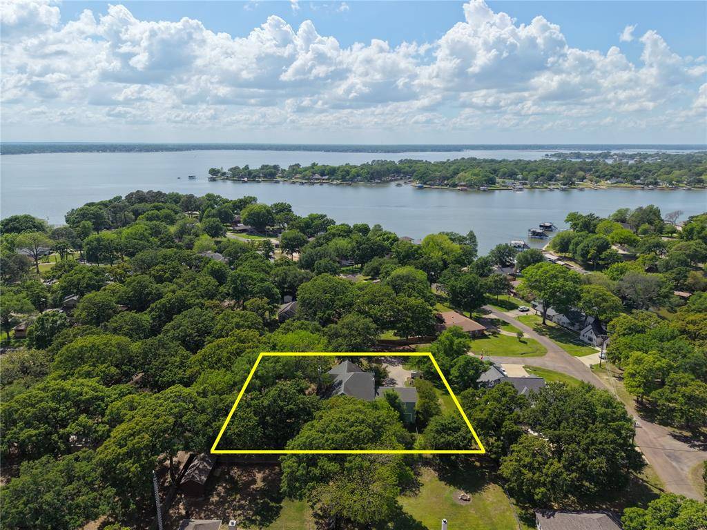 110 Buena Vista Street, Mabank, TX 75156