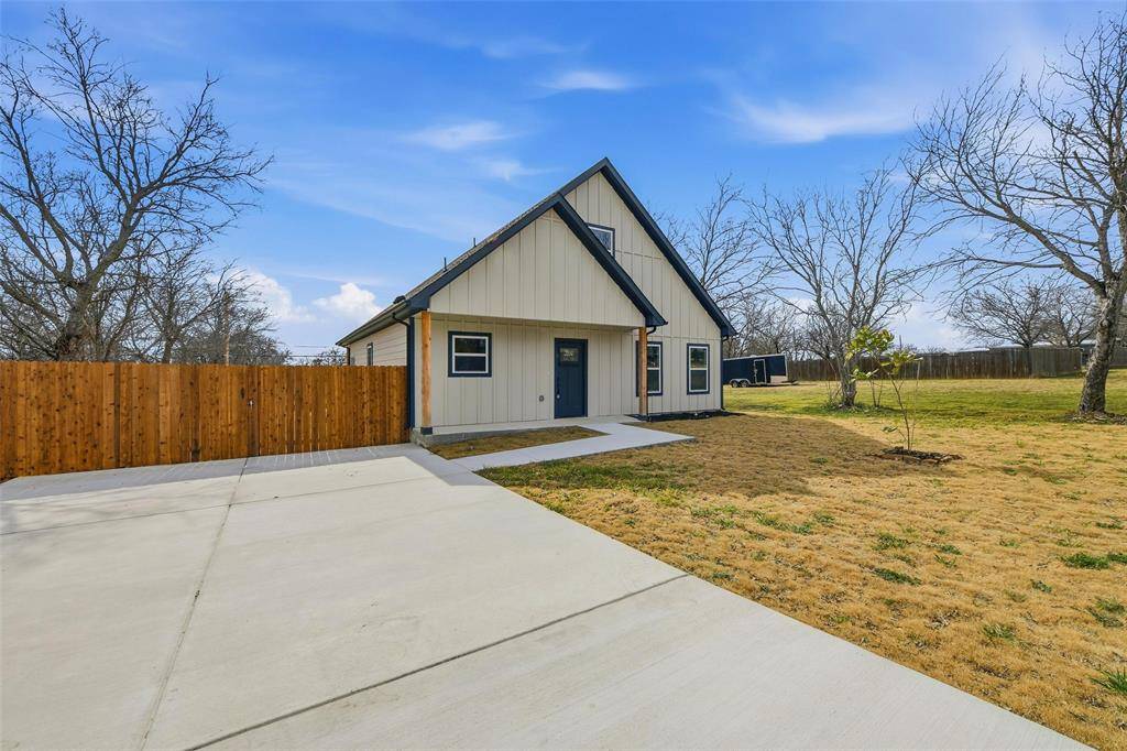 9717 Santa Clara Drive, Fort Worth, TX 76116