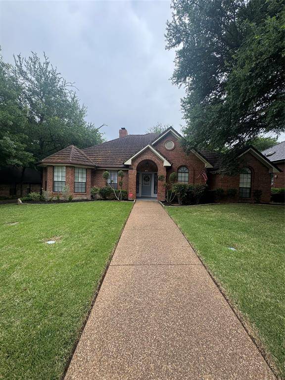 713 Ashley Drive, Hurst, TX 76054