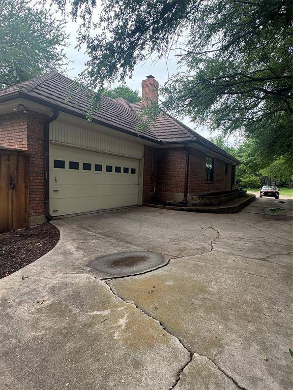 713 Ashley Drive, Hurst, TX 76054