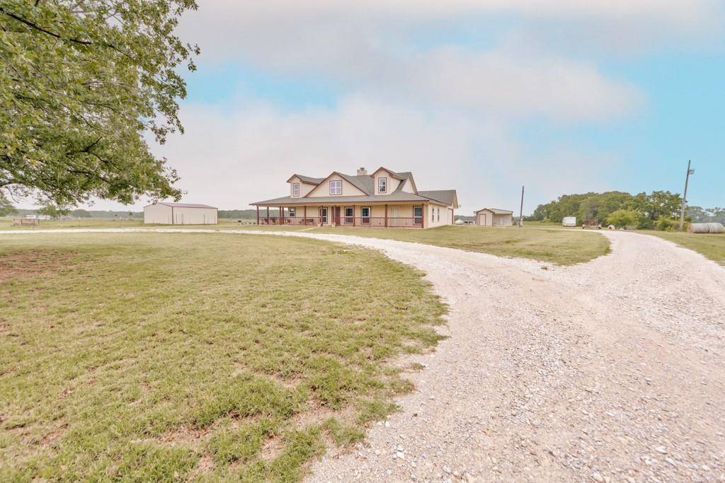 433 Fruitland Road, Bowie, TX 76230