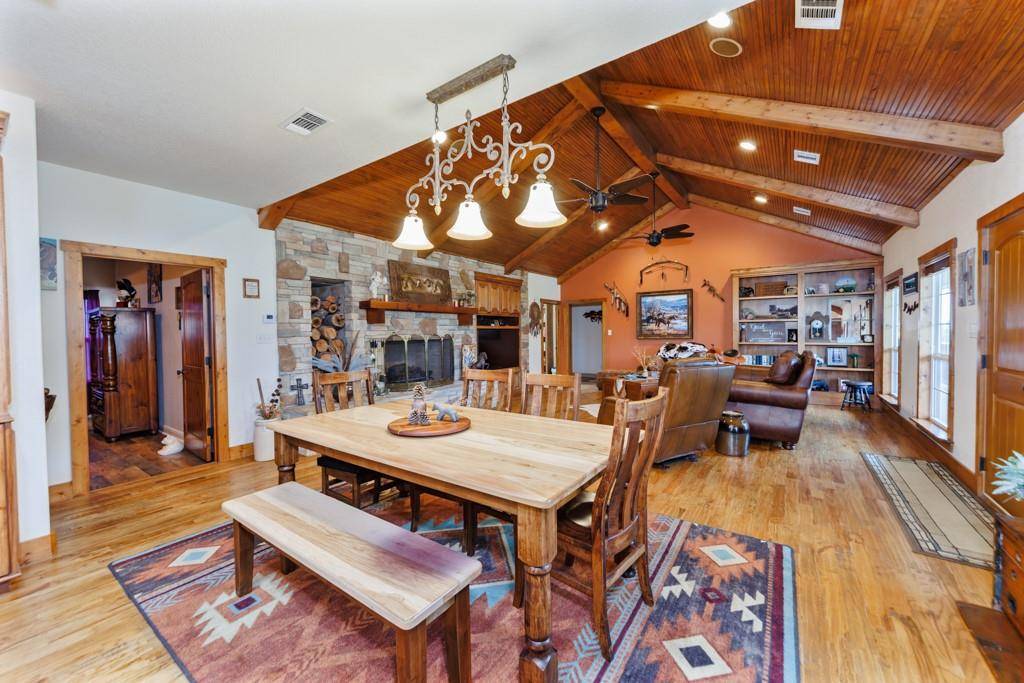 433 Fruitland Road, Bowie, TX 76230