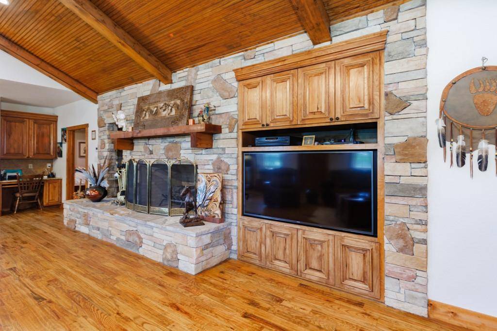 433 Fruitland Road, Bowie, TX 76230