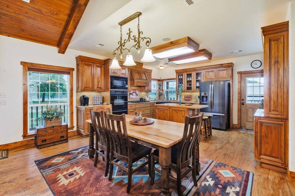 433 Fruitland Road, Bowie, TX 76230