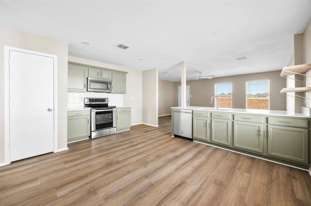 6023 Guilia Drive, Grand Prairie, TX 75052