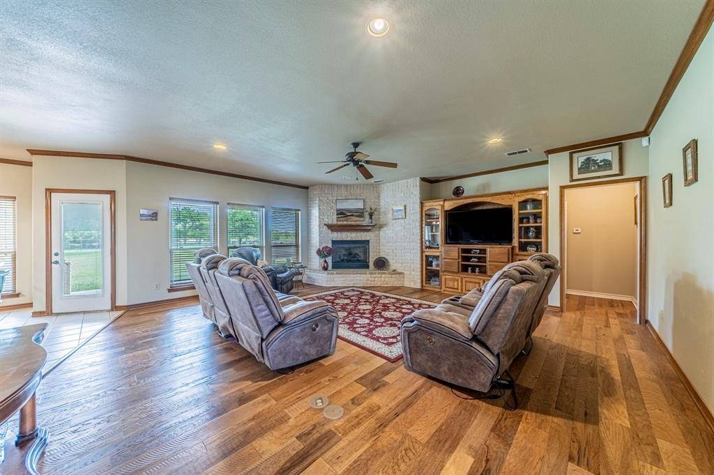 1502 N Fm 113, Weatherford, TX 76088