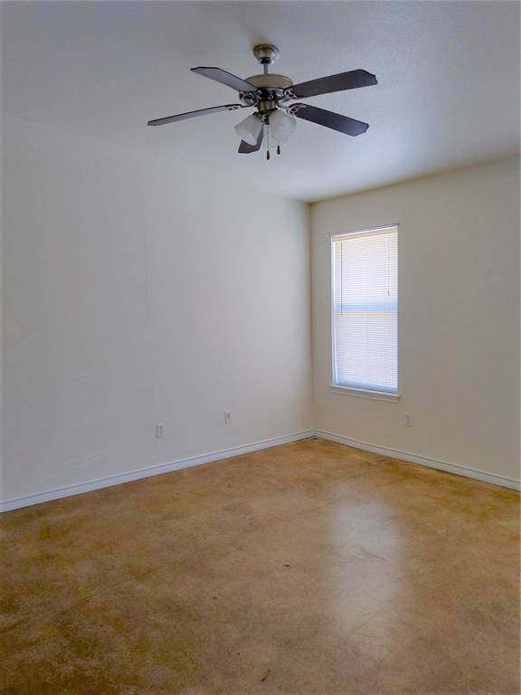 911 Highway 81 N #D, Bowie, TX 76230