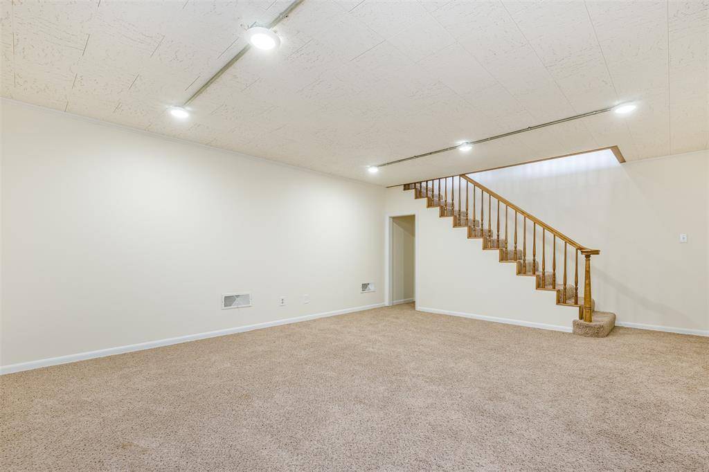 2006 Borger Street, Plainview, TX 79072