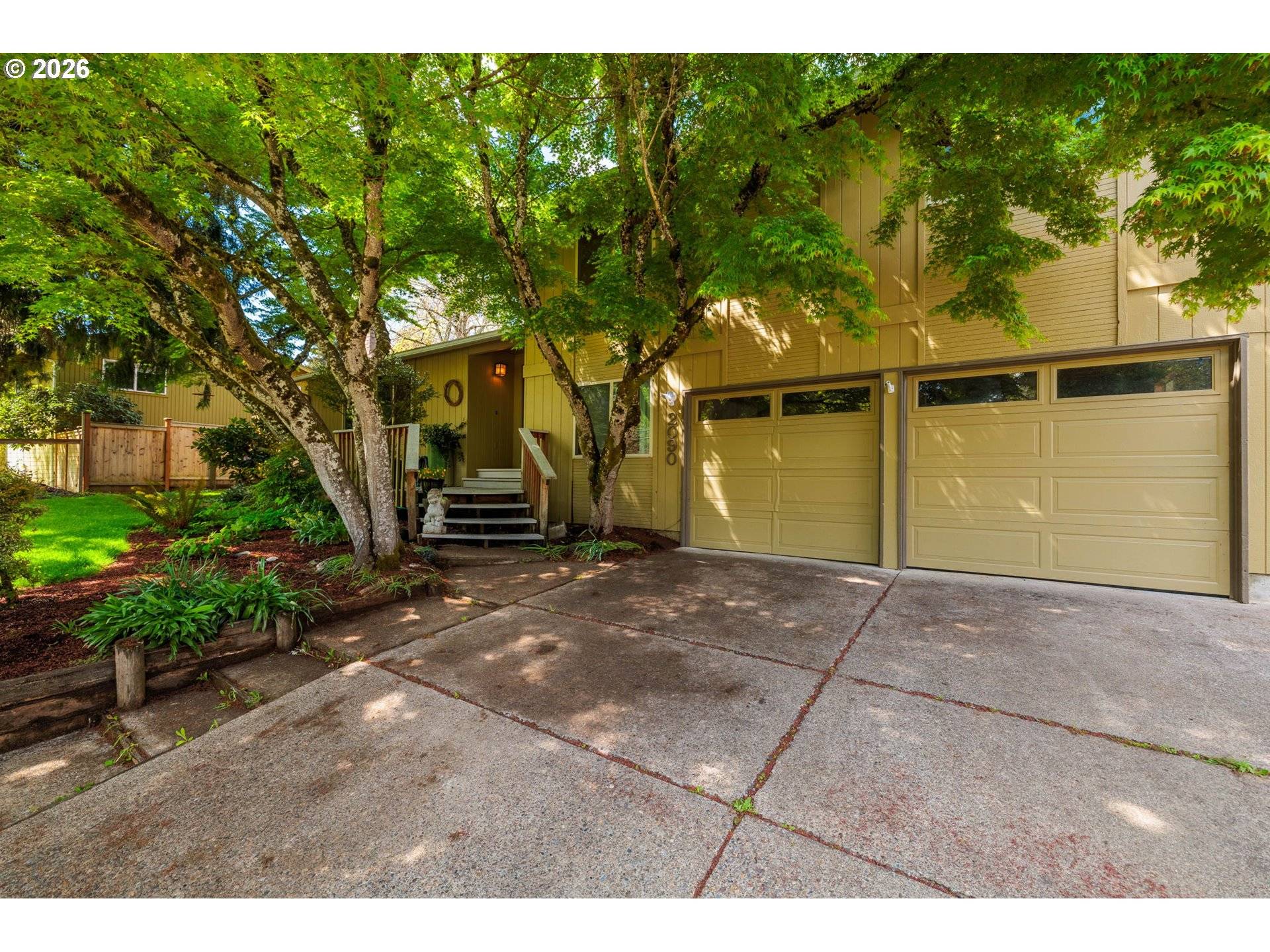 2090 HAWKINS LN, Eugene, OR 97405