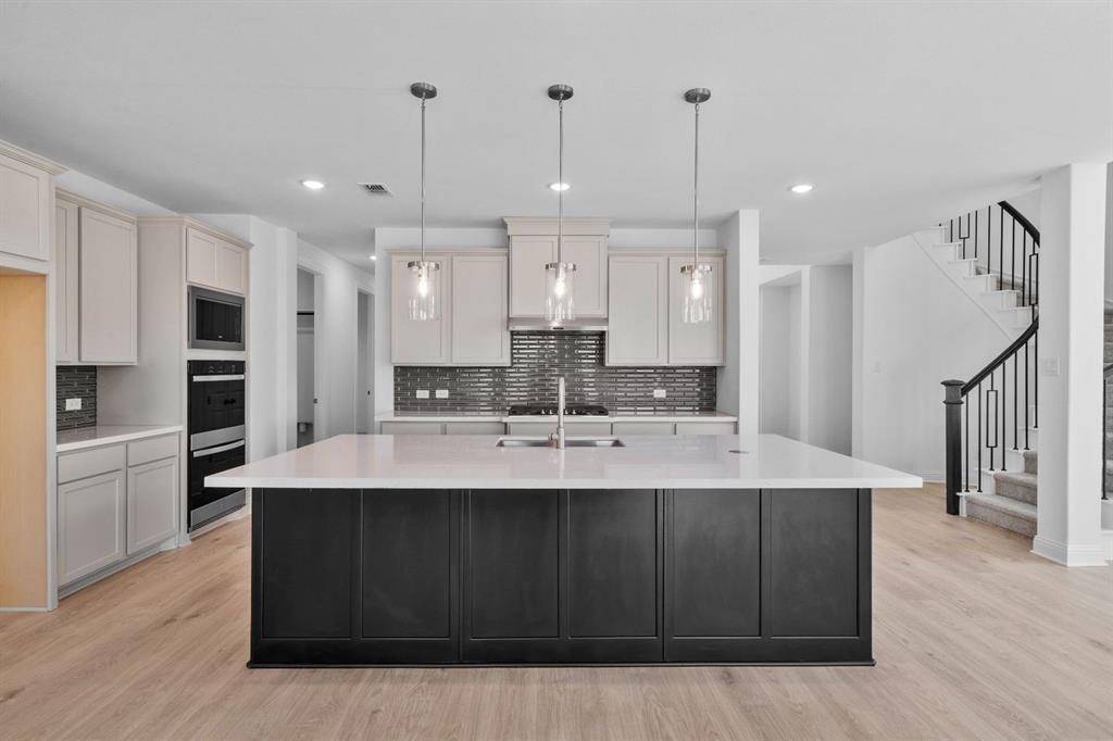 229 Pine Leaf Trail, Waxahachie, TX 75165