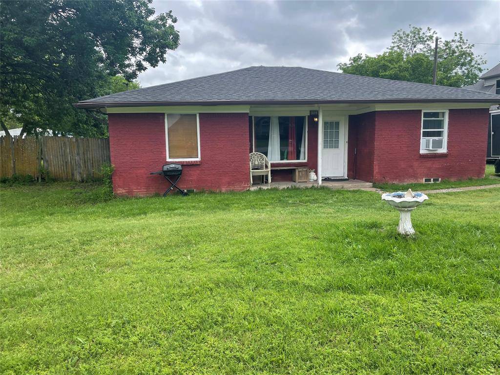 308 Woodhaven Boulevard, Duncanville, TX 75116