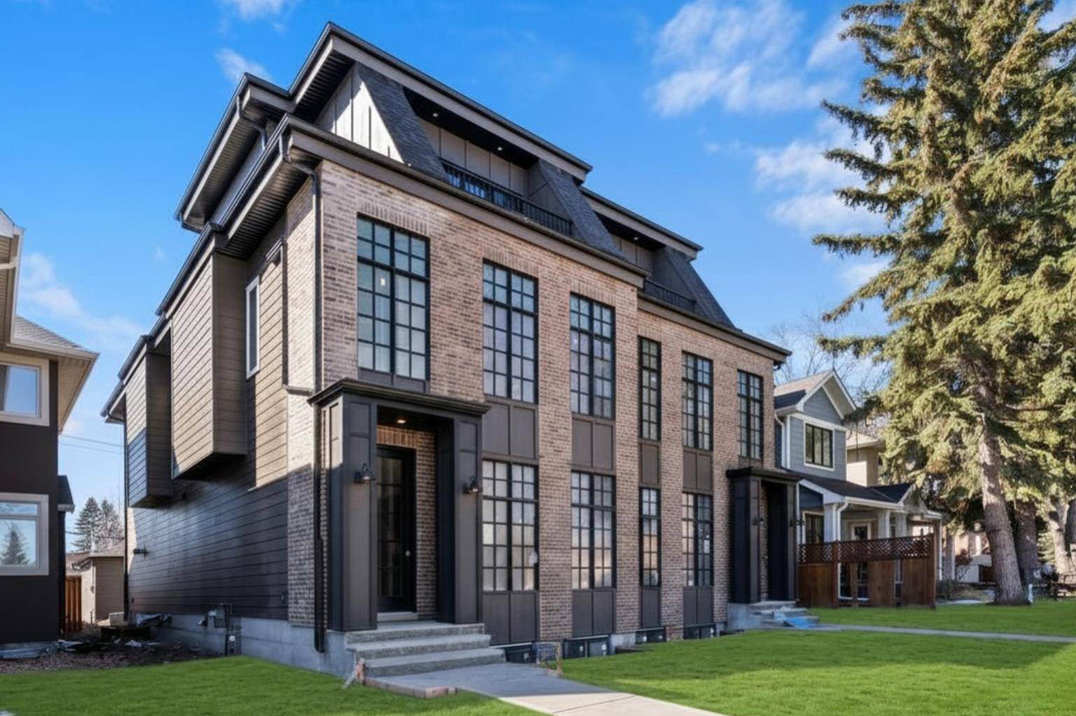 1517 32 AVE SW, Calgary, AB T2T 1V7