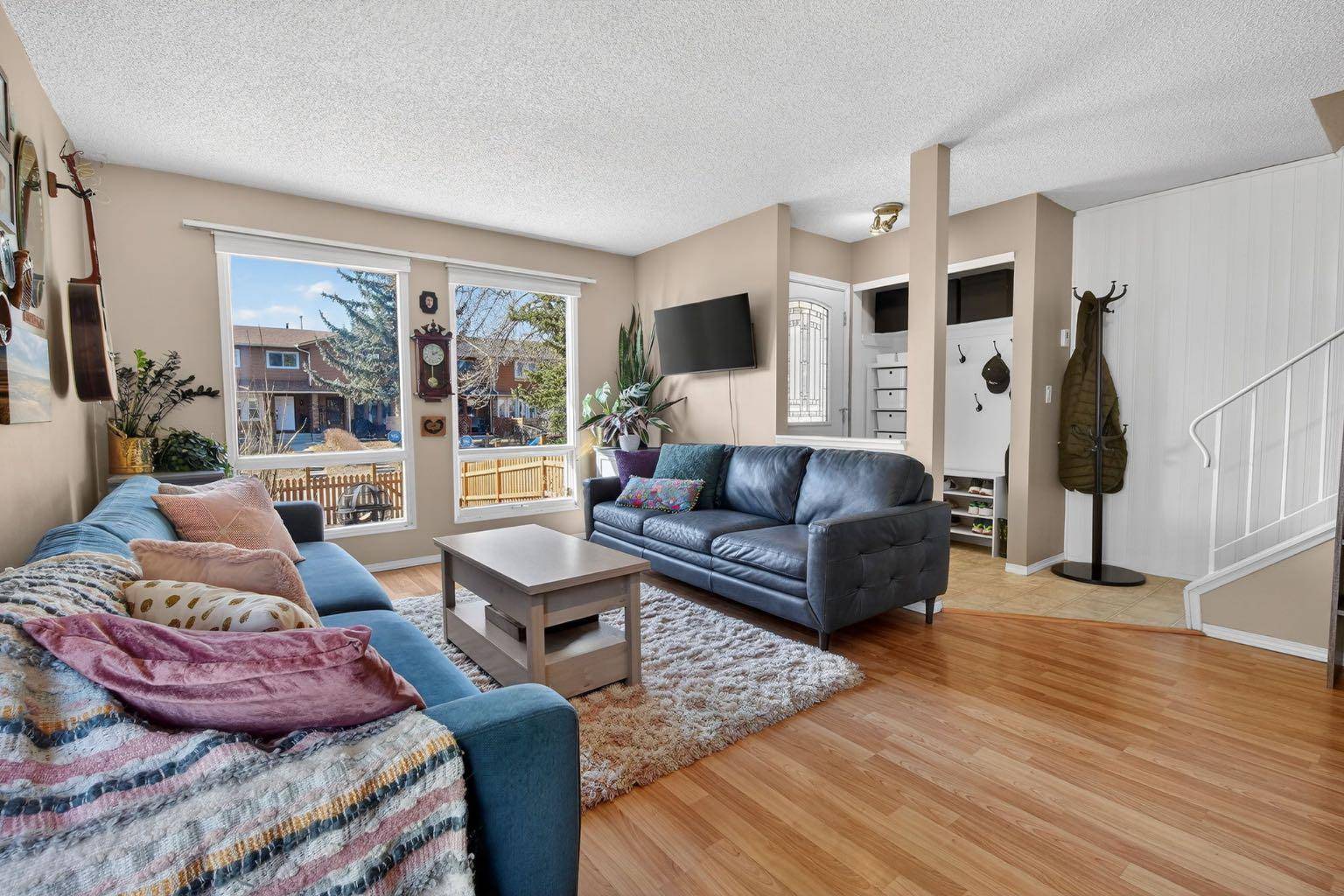 161 Midbend PL SE, Calgary, AB T2X2K1