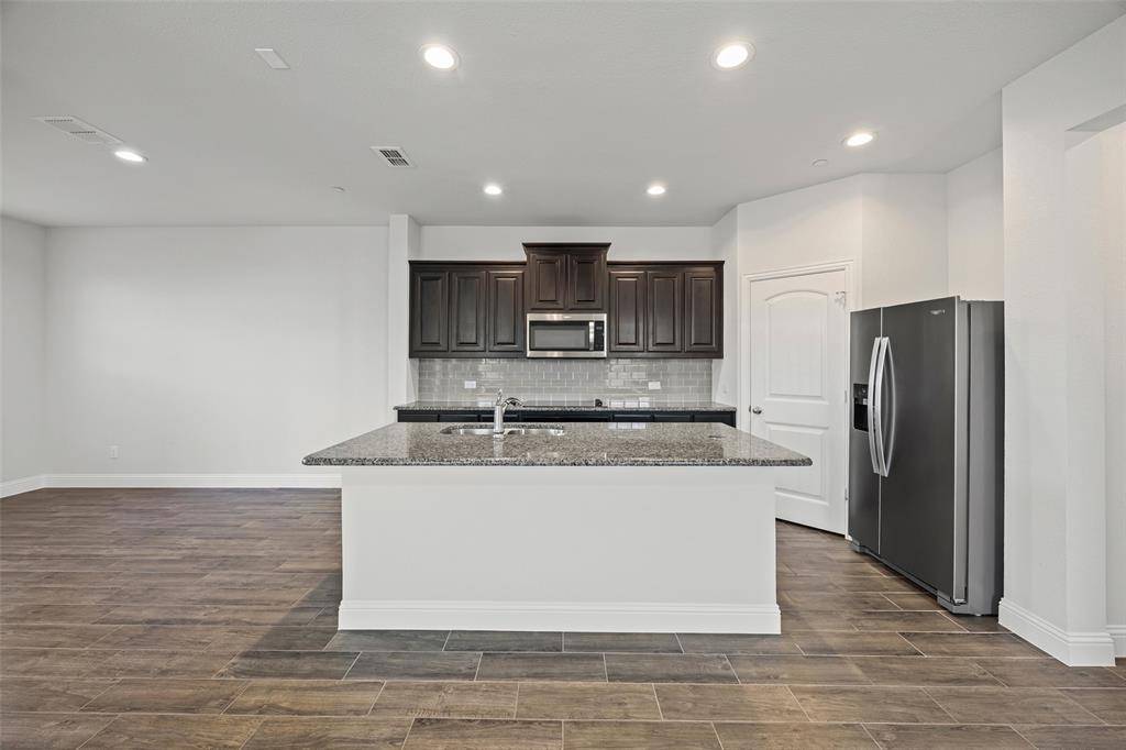 519 Sandiford Court, Mansfield, TX 76063