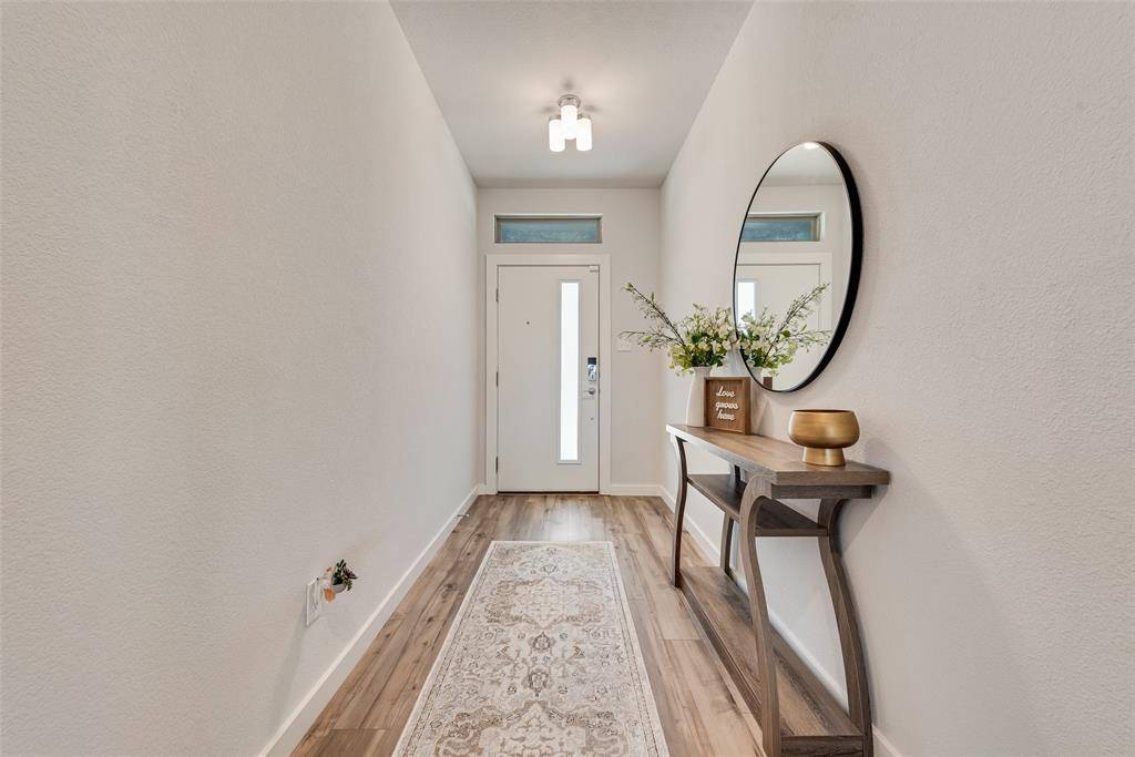 1201 Cinco Treaty Trail, Fort Worth, TX 76052